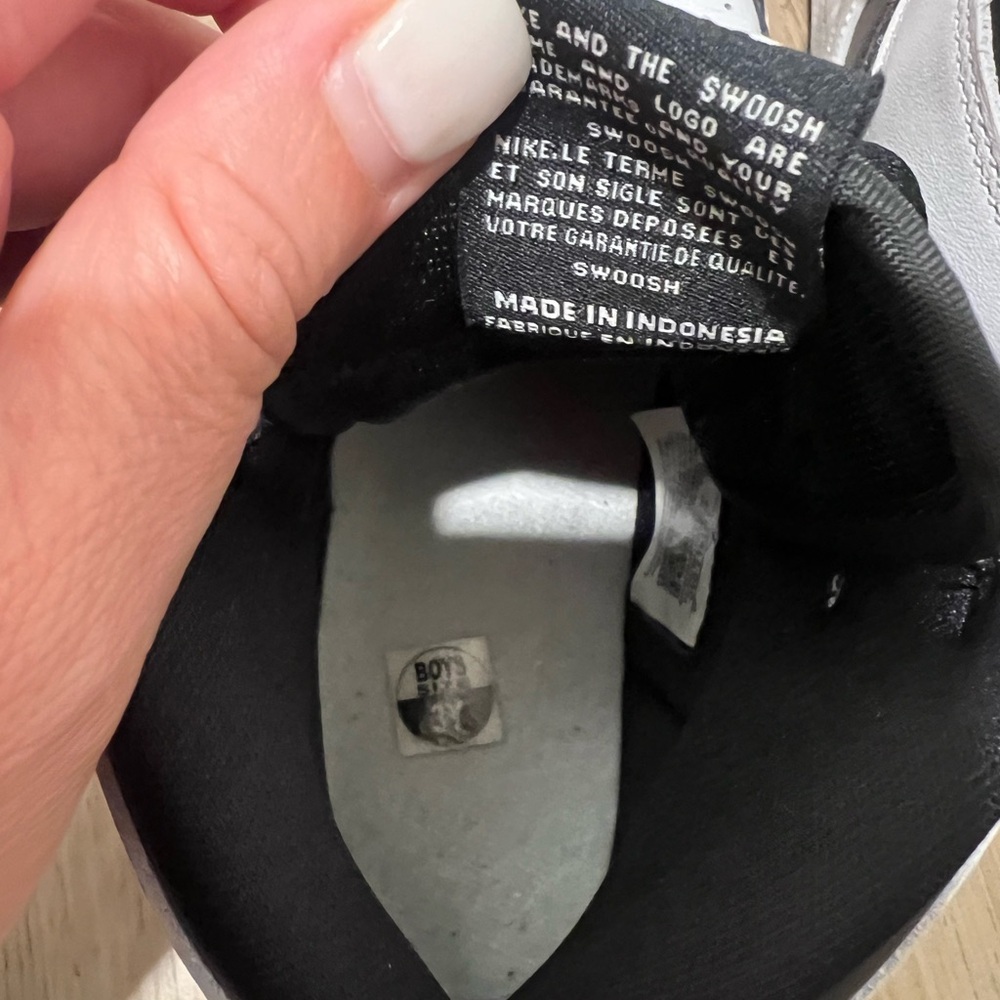 AIR JORDAN Nike Black and White Sneakers - Picture 7 of 10